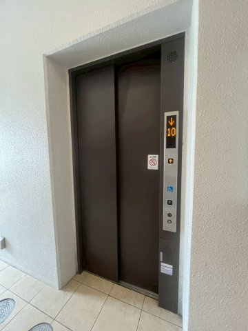 クラシェス新長田のエントランス