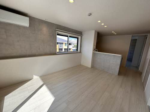 和泉市府中町２丁目のハイツの居間・リビング|こちらの居間で趣味の時間をお楽しみください