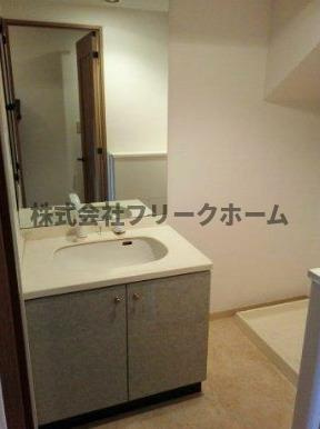 武蔵野市中町１丁目の賃貸マンションの洗面所