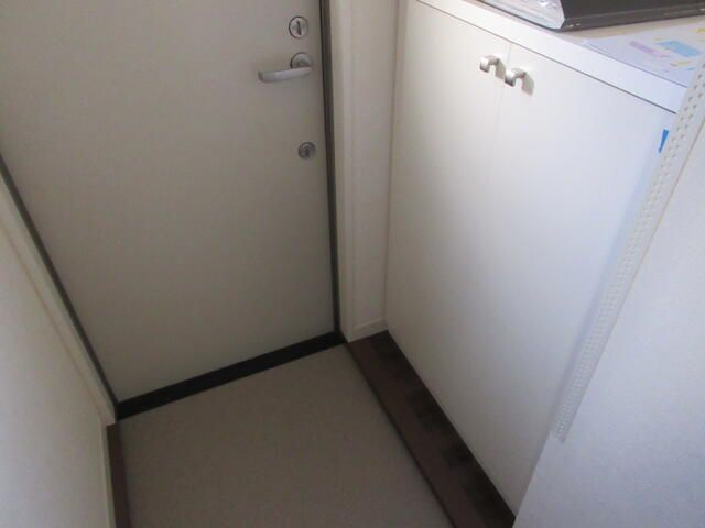 ＩＳＯＬＡ旗の台　Ｂ棟の玄関