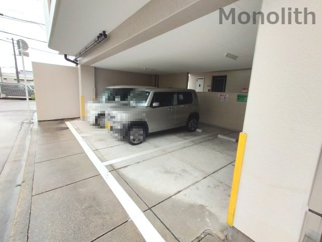 シャルマンフジ和泉大宮壱番館の駐車場
