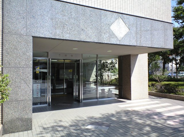 サーパスシティ西新潟弐番館のエントランス