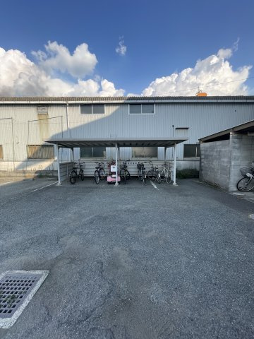OKハイツ5号館の駐車場