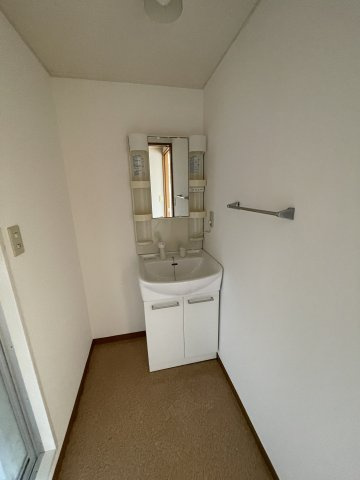 OKハイツ5号館の洗面所