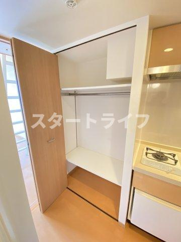 大阪市淀川区西中島６丁目の賃貸マンションの収納