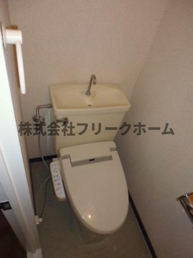 小金井市梶野町２丁目の賃貸マンションのトイレ