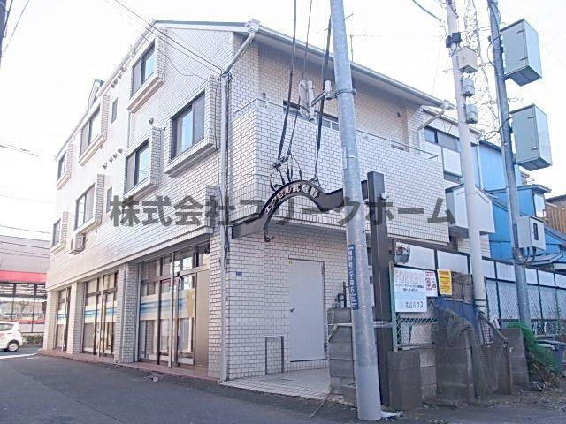 小金井市梶野町２丁目の賃貸マンションのエントランス