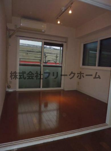 小金井市梶野町２丁目の賃貸マンションの居間・リビング