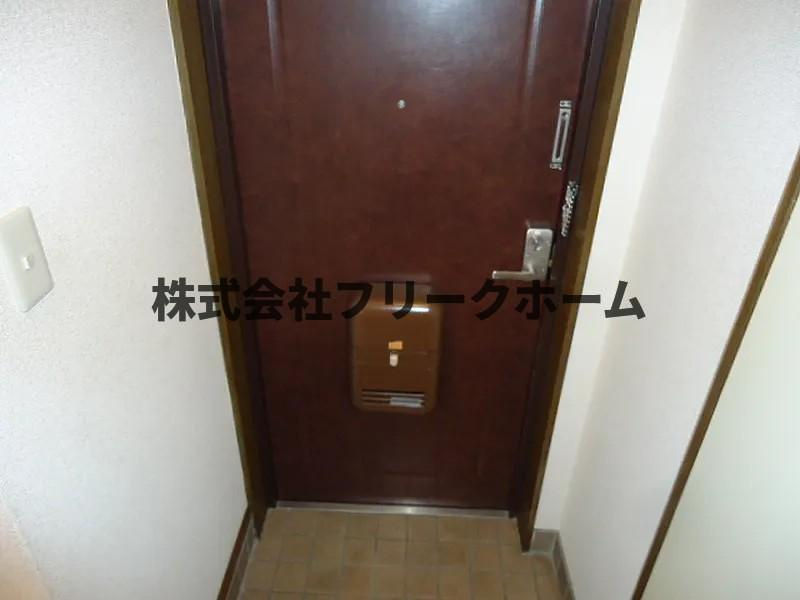 小金井市梶野町２丁目の賃貸マンションの玄関