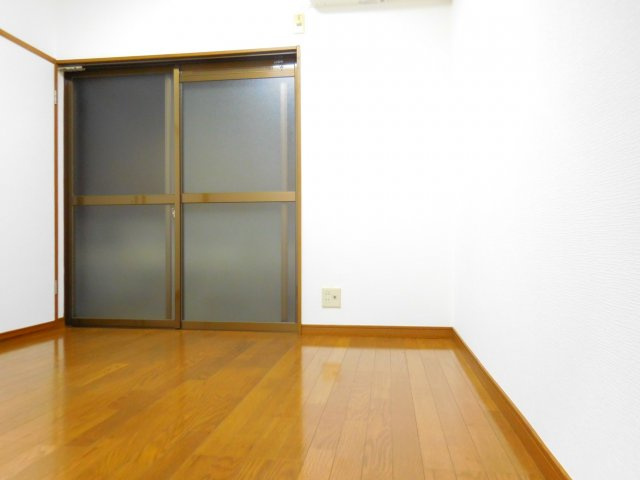 田中ハイツの洋室