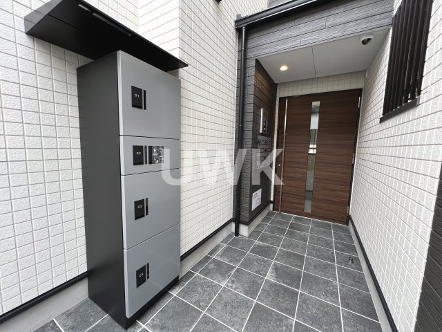 R-smart椥辻のエントランス