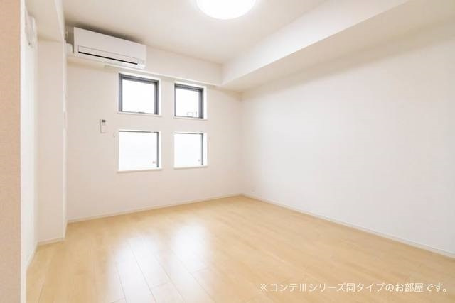 さいたま市西区大字指扇のアパートの居間・リビング