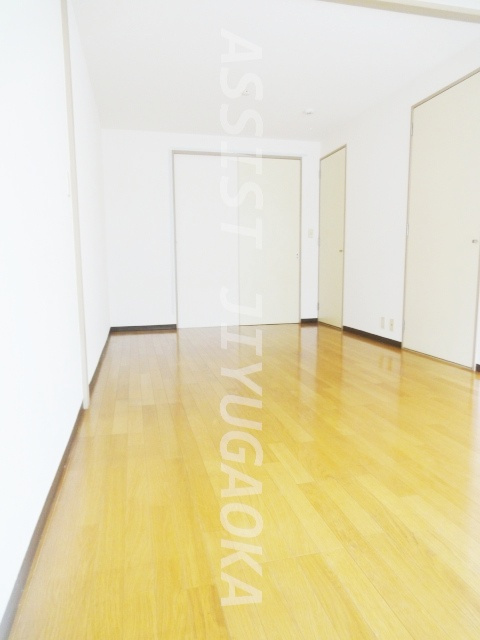 能越マンション の居間・リビング