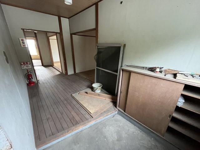 西ノ浜ヤマキビルの玄関