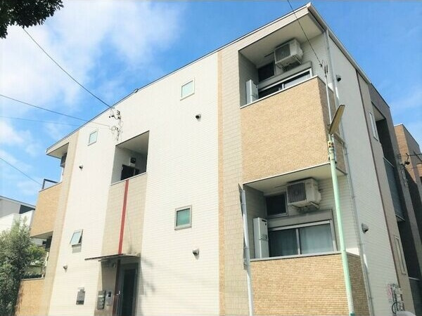 秀名館の外観