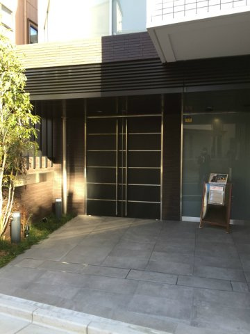 アイルイムーブル深川のエントランス