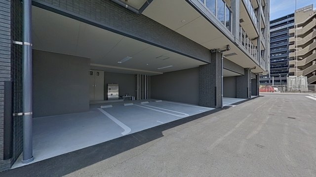 メルディアキューブ桜並木の駐車場