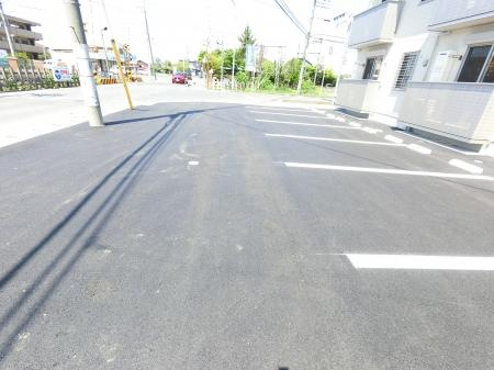 プレミストⅣの駐車場