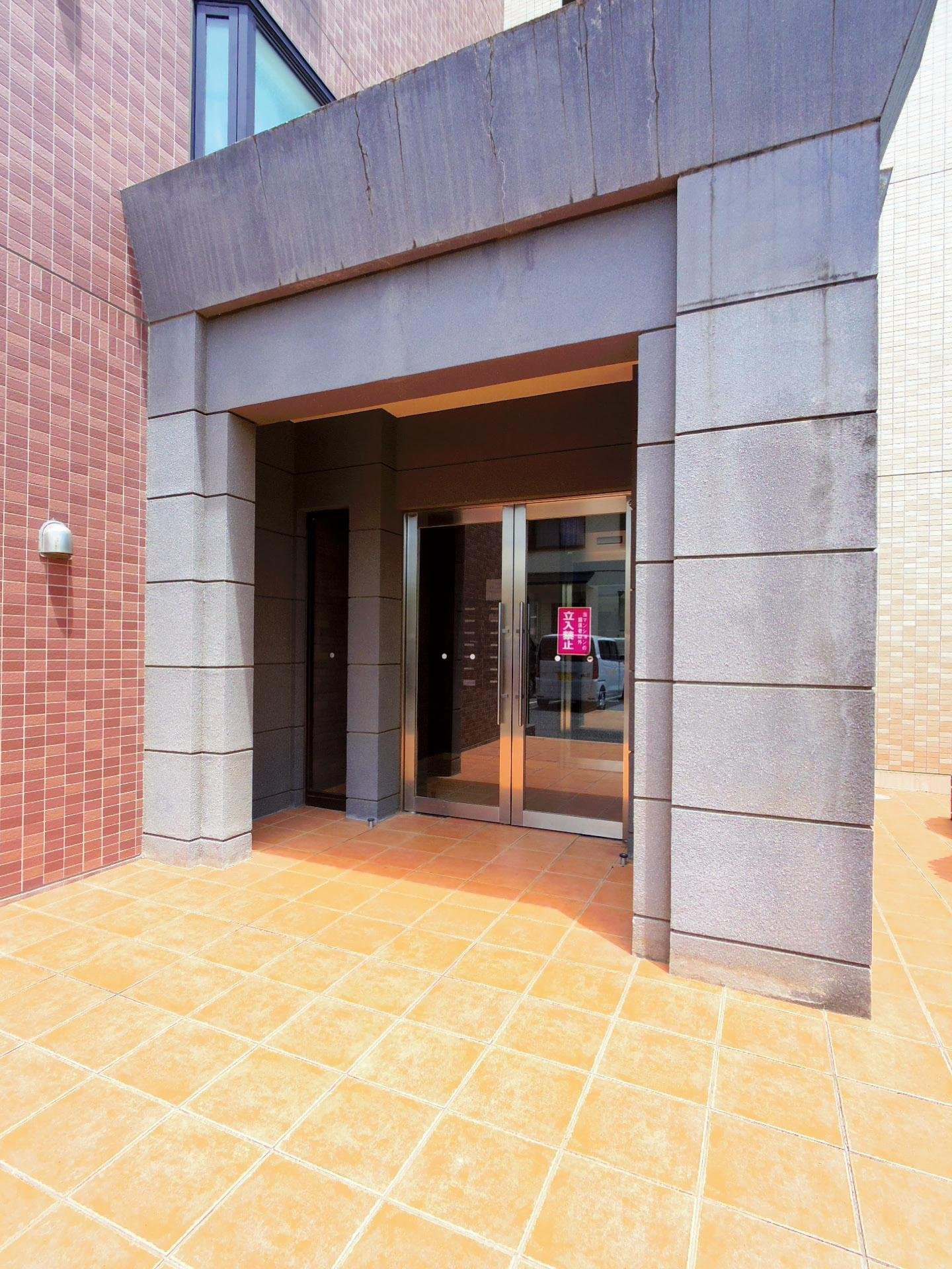 グランディ　東所沢のエントランス