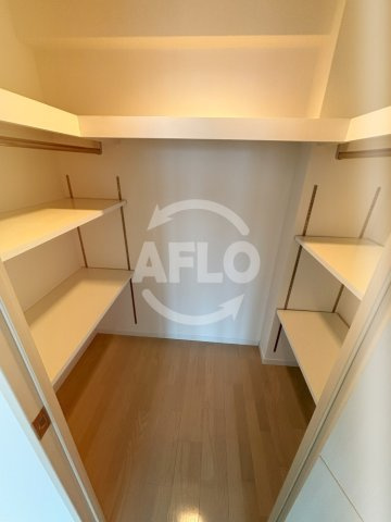 アルグラッドザタワー心斎橋の収納|アルグラッドザタワー心斎橋　ウォークインクローゼット