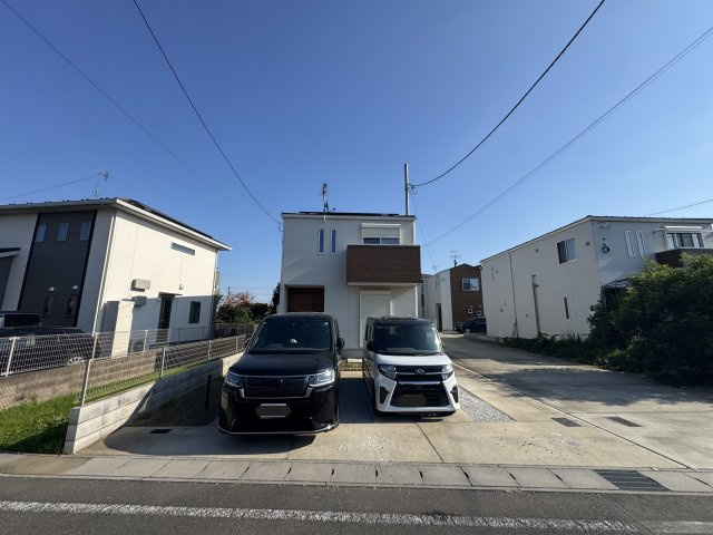 -三丁目不動産-　太田市内ケ島町　令和5年築　オール電化の駐車場
