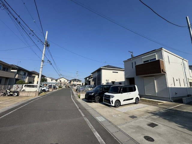 -三丁目不動産-　太田市内ケ島町　令和5年築　オール電化の前面道路含む現地写真