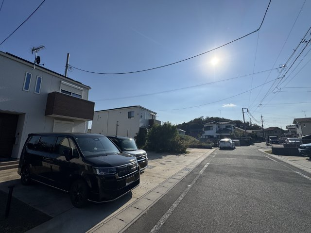 -三丁目不動産-　太田市内ケ島町　令和5年築　オール電化の前面道路含む現地写真