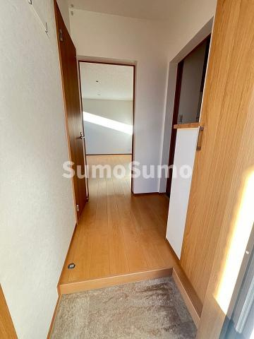 尼崎市大庄西町２丁目のアパートの玄関|シンプルで使いやすい玄関です