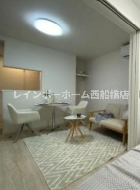 KEIAI RESIDENCE 北小金IVの居間・リビング