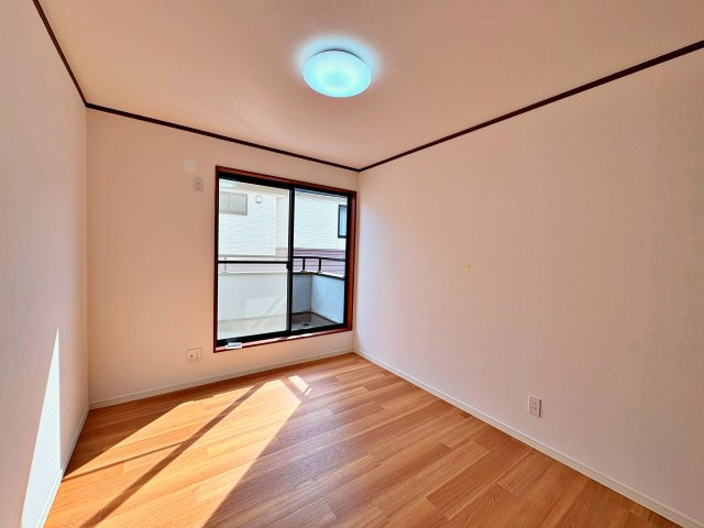 《仲介手数料半額》富士見市渡戸3丁目　中古一戸建住宅の洋室|洋室5.7帖