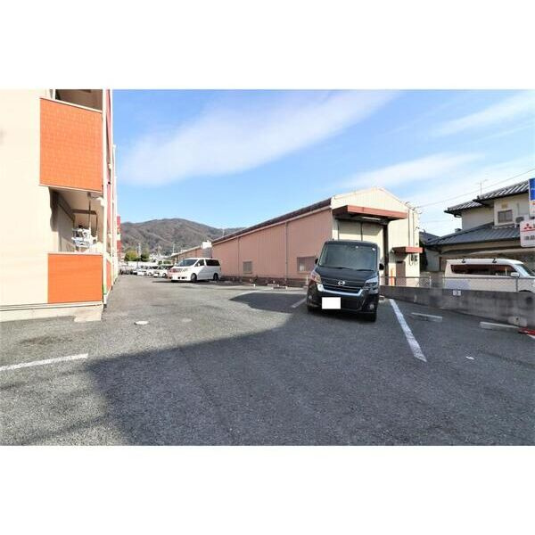 Zerbino.Aの駐車場