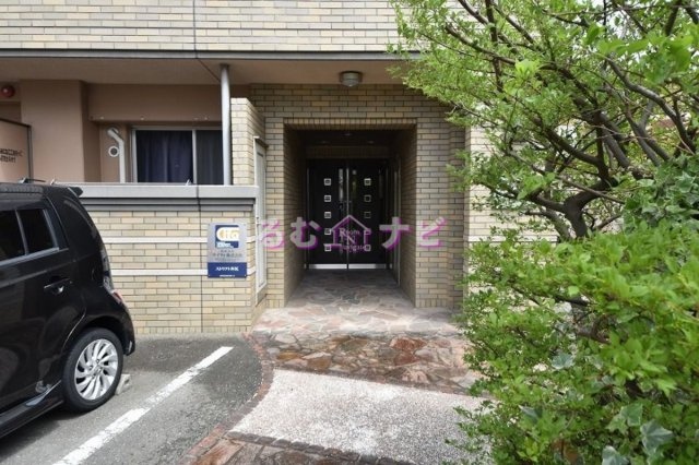 福岡市南区横手南町の賃貸マンションのエントランス