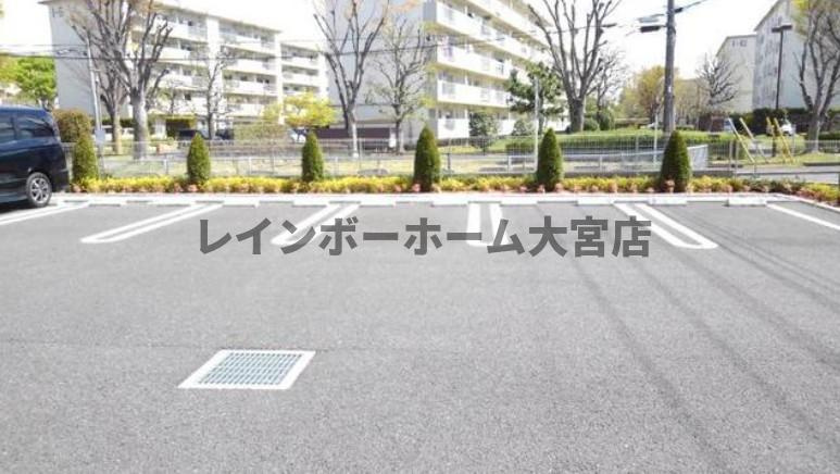 アルモニー　の駐車場