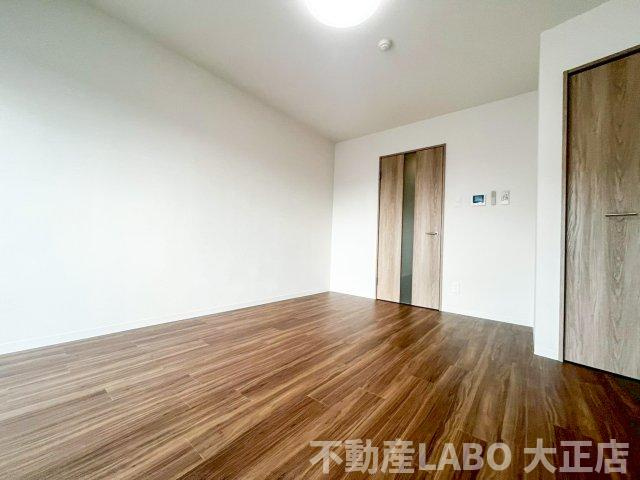 JJ　RESIDENCE　NISHIKUJOの洋室