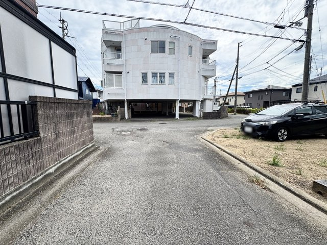☆選べる家具プレゼント☆高岡町①　3LDKの前面道路含む現地写真