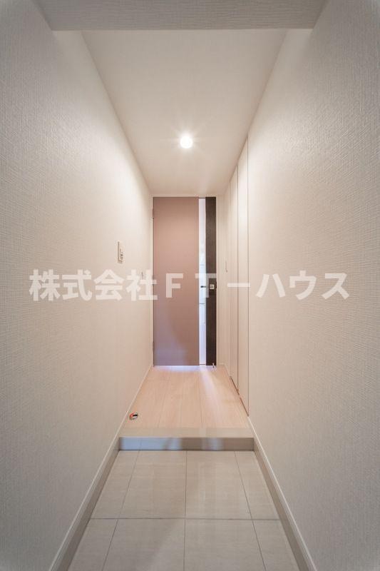 Alivis本八幡の玄関