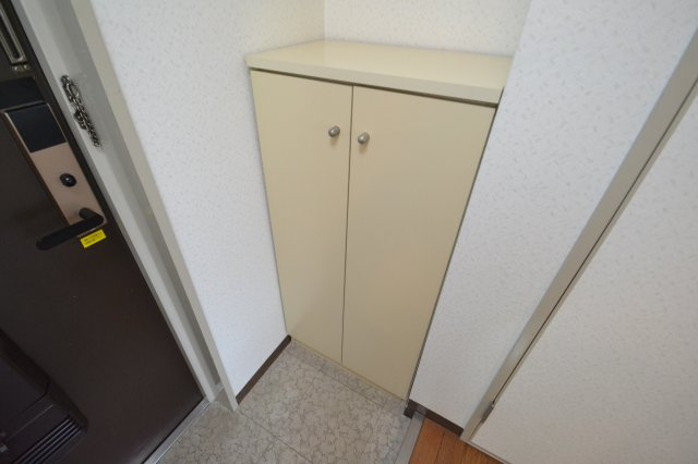 サウザンド塚口の玄関