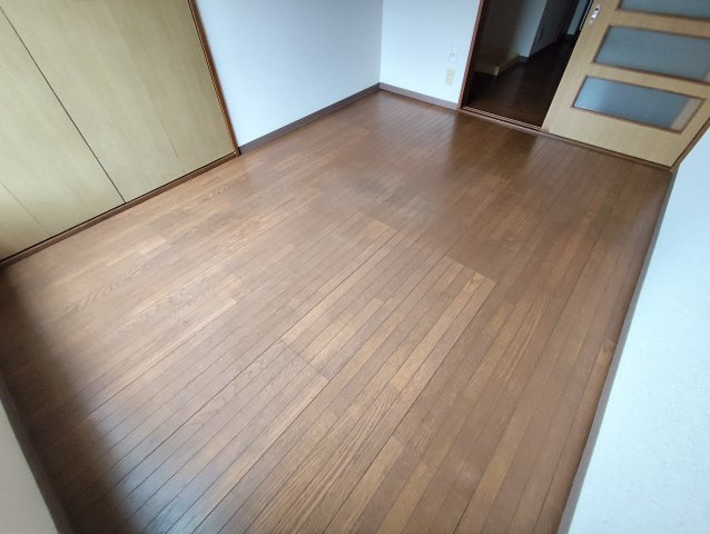 コーポシラキの洋室