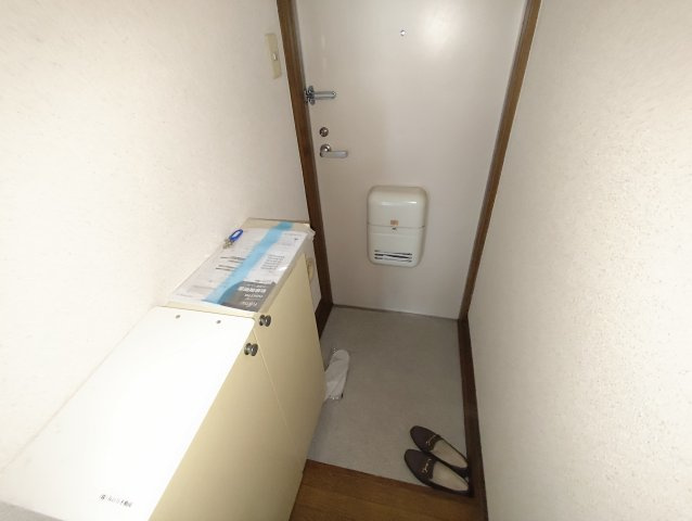 コーポシラキの玄関