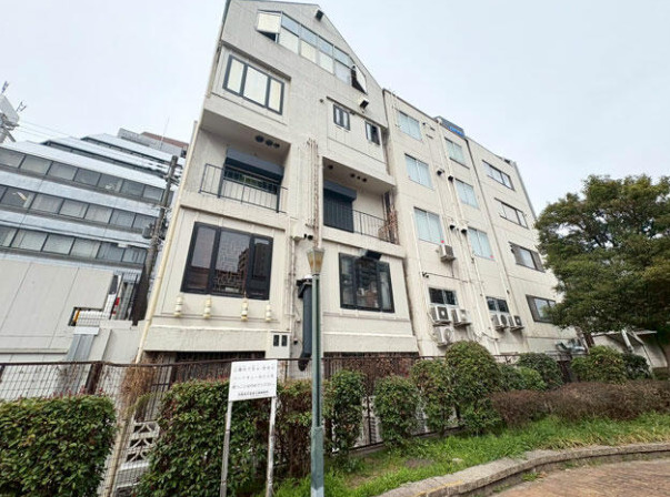 大阪市中央区高麗橋１丁目の店舗一部の外観