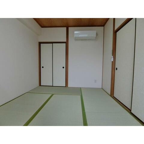 【居間・リビング】 | こちらの居間で趣味の時間をお楽しみください