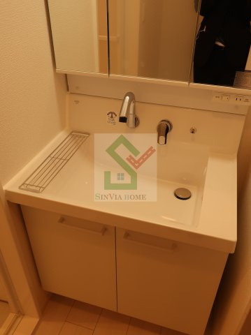 ガーデンハウスA棟の独立洗面台