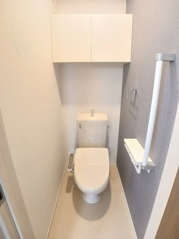クラール鶴市フロイデＣのトイレ|落ち着いたトイレです