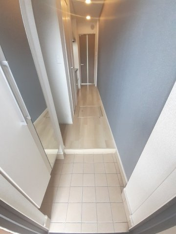 リュシータ　Ａの玄関|明るい玄関です