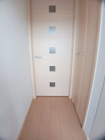 シュティル　ピアッツァ・Ｋの玄関|収納もある玄関です