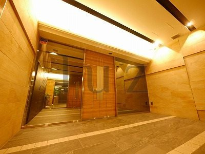 ヴェレーナ横浜反町駅前のエントランス|綺麗なエントランスです！