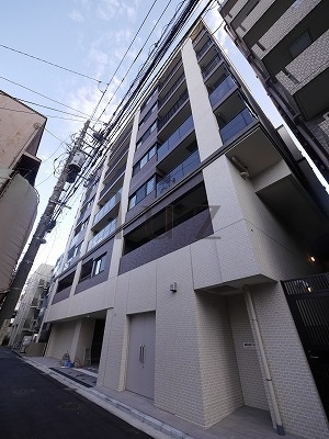 ヴェレーナ横浜反町駅前の外観