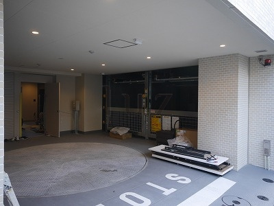 ヴェレーナ横浜反町駅前のエントランス