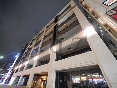 ヴェレーナ横浜反町駅前の外観
