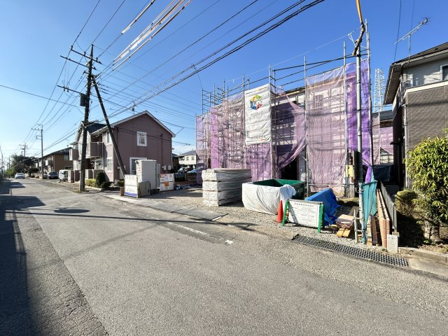 新築　伊勢崎市上泉町第２　Livele Garden.S　2号棟の前面道路含む現地写真|現地写真　西側接道幅員約3.2ｍ　南側接道幅員約5.9ｍ		